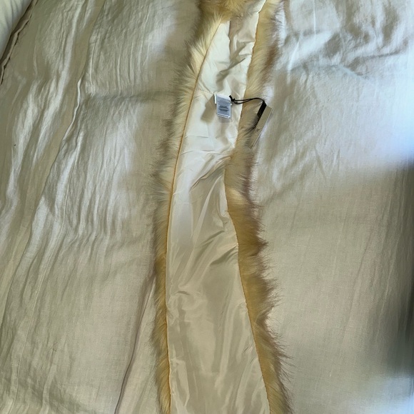 NET Aspen Faux Fur Scarf - Picture 5 of 5